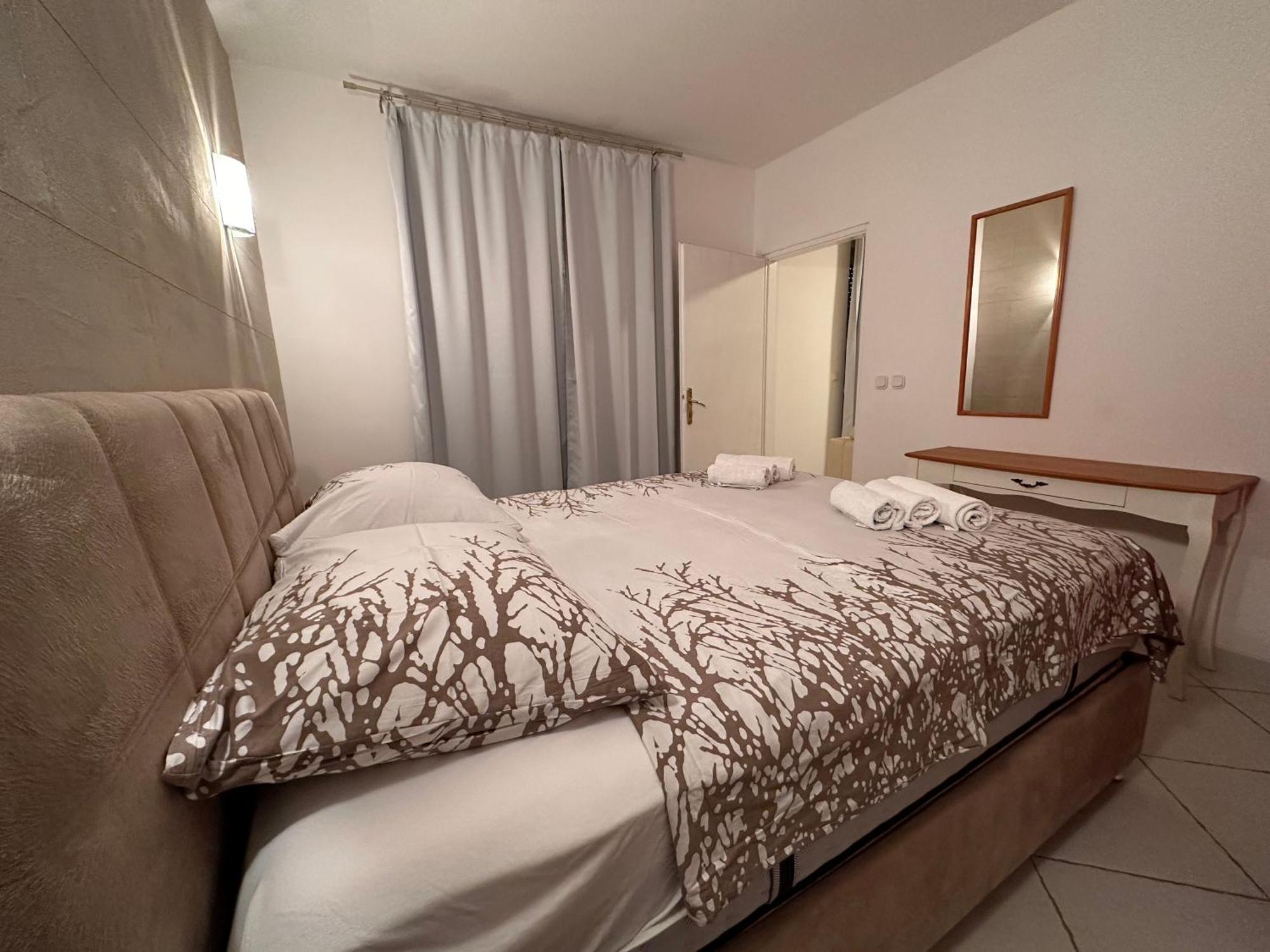 Apartments Gurman Supetarska Draga Extérieur photo
