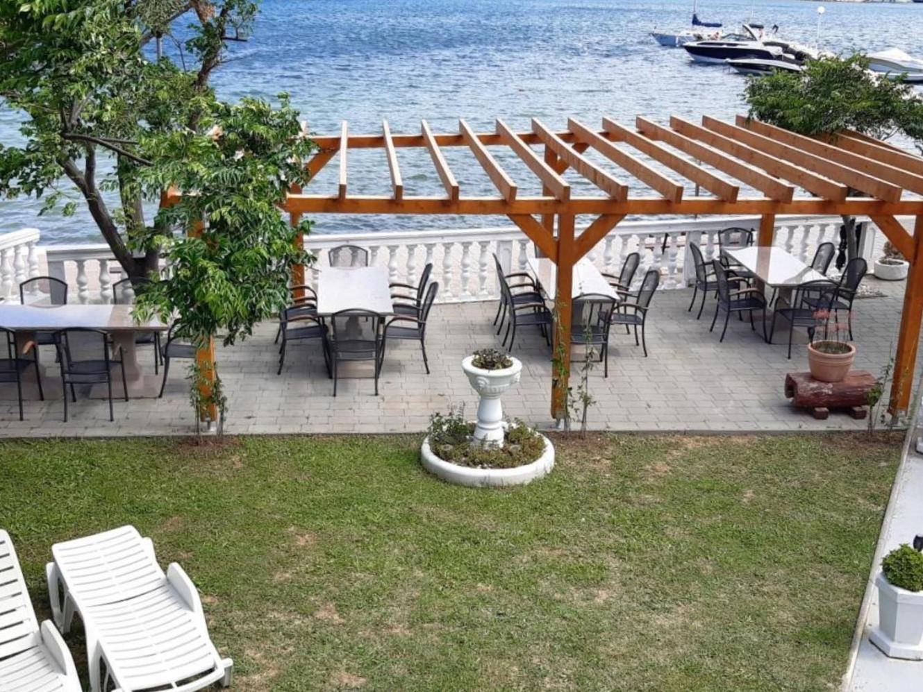 Apartments Gurman Supetarska Draga Extérieur photo